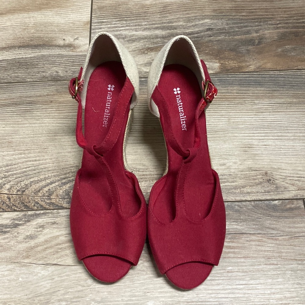 Naturalizer Red/Tan wedge 8W